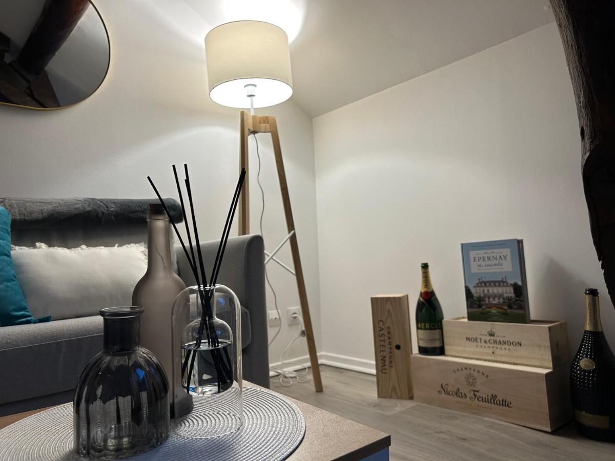 Appartement Le P'Tit Millesime - Hypercentre à Épernay Extérieur photo